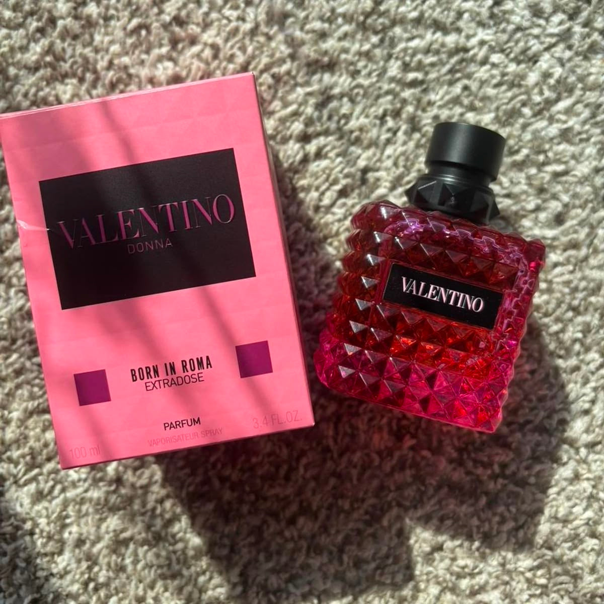 Valentino Donna extradose born in Roma